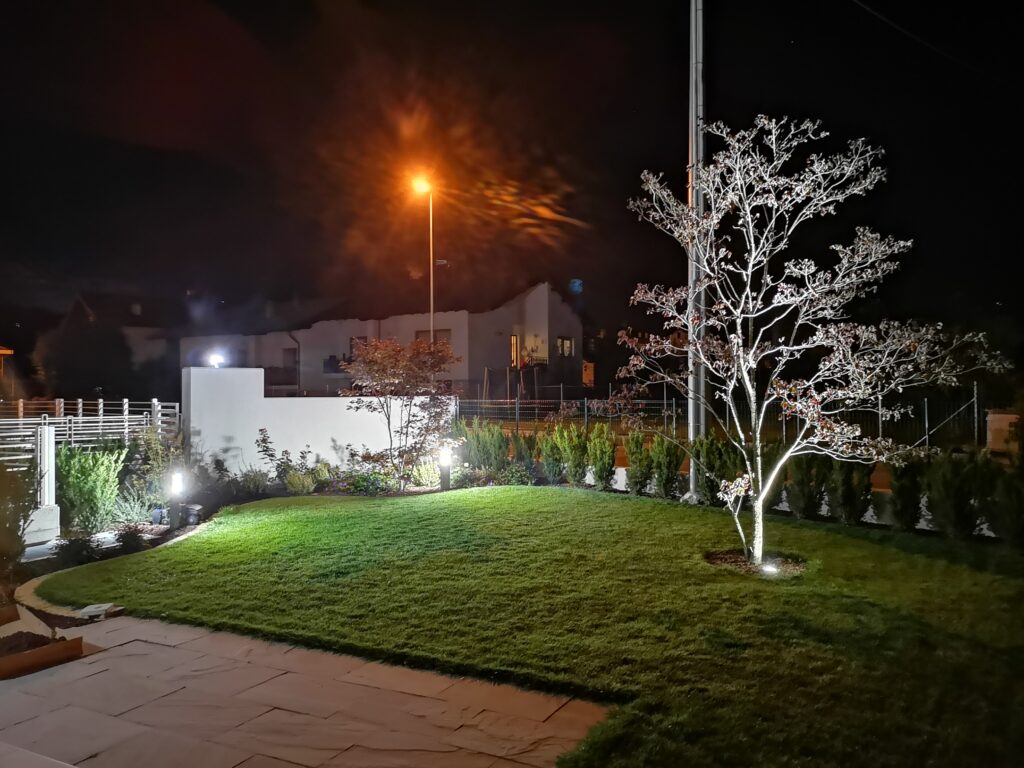 Illuminazione notturna del giardino